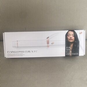 T3 SinglePass Curl X 1.25" Curling Iron - White with Rose Gold Accents
